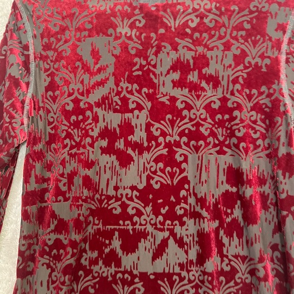 Vera Wang Burgundy Velvet Burnout Tunic Top Sz L Simply Vera Wimsigoth Whitchy - Picture 11 of 16